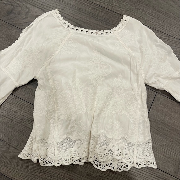 white top - Picture 4 of 5